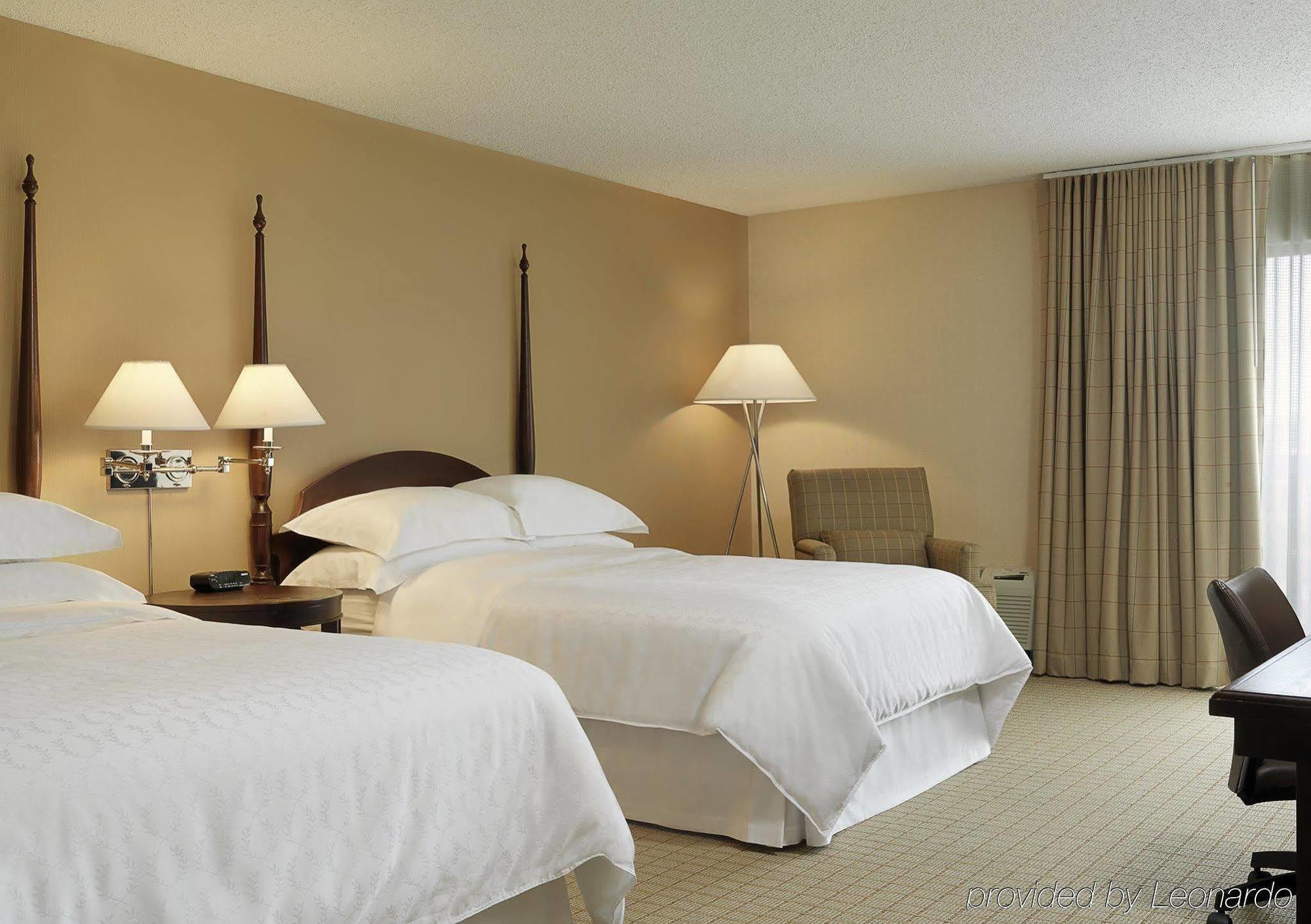 Sheraton Westport Lakeside Chalet Maryland Heights Zimmer foto